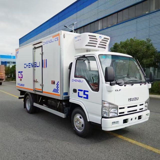 ISUZU 4x2 4x4 chłodnia